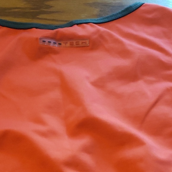 Lot of 2 Tail Tech & Danskin Now Sleeveless Athletic Exercise Tops Size Medium - Picture 8 of 8